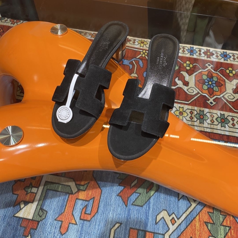 H**mes slippers